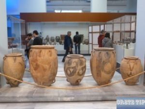 Vases from the new palaces.