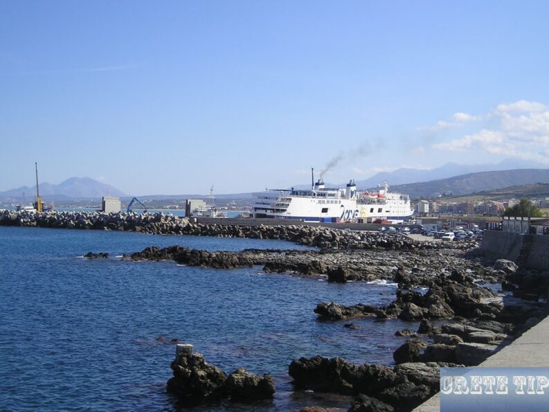 Rethymno harbour 01