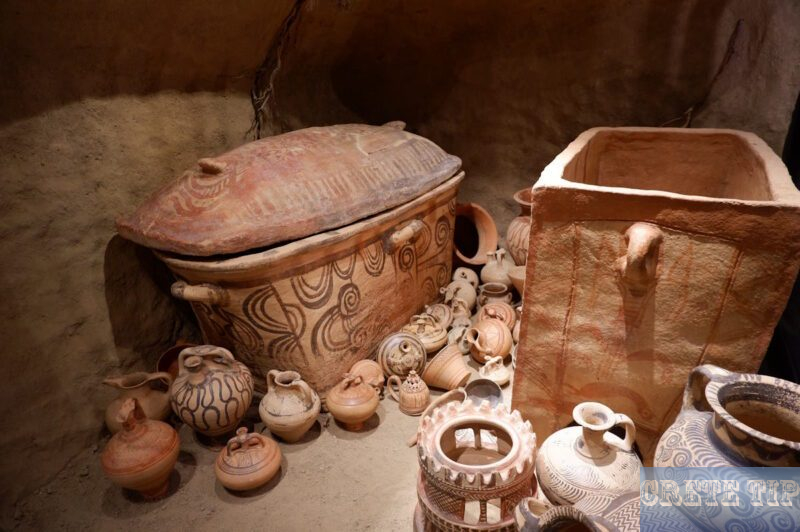 Minoan burial chamber