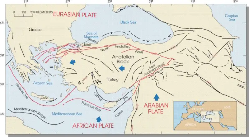 Seismic awakening of the Aegean Sea 3 nth aegean trench