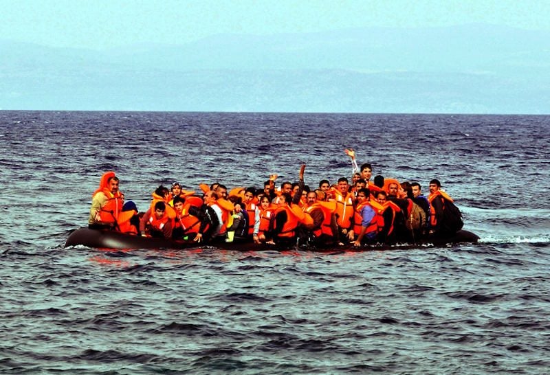 migrants dingy boat