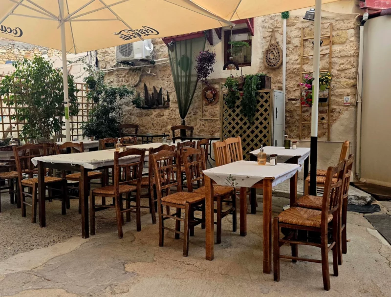 Bellot Heraklion — One of the Best Lunch Options in Crete According to guest reviews 2 bellot heraklion restaurant outdoor 1