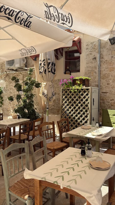 Bellot Heraklion — One of the Best Lunch Options in Crete According to guest reviews 13 bellot heraklion restaurant outdoor 19