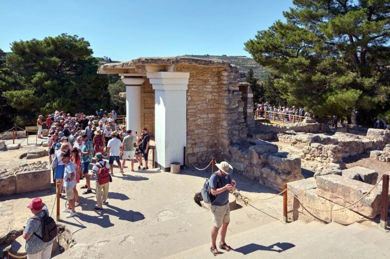 How To Avoid Crowds In Crete In High Season 8 knossos crowds